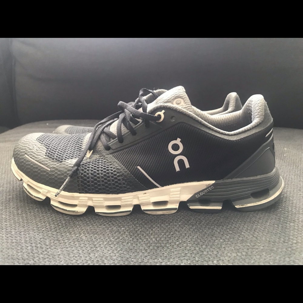 On Cloud women’s running shoes. Size 8.5.